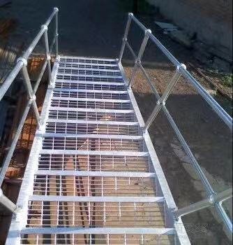 不銹鋼格柵板踏步